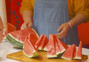 抖音娱乐吃瓜群众,揭秘娱乐圈幕后故事